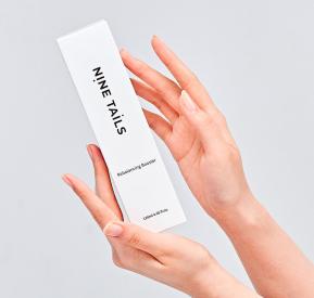 NINE TAILS REBALANCING BOOSTER ODĄ DRĖKINANTIS IR BALANSUOJANTIS PURŠKIAMAS SERUMAS/DULKSNA, 120ML