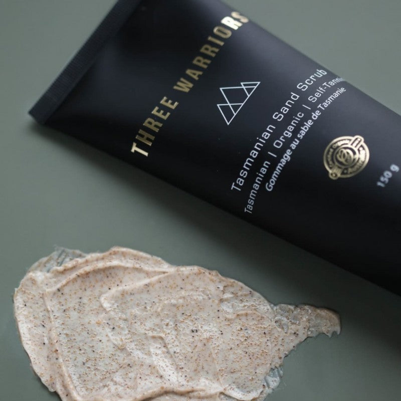 Three Warriors Tasmanijos smėlio kūno šveitiklis „Tasmanian Sand Scrub”, 150ml